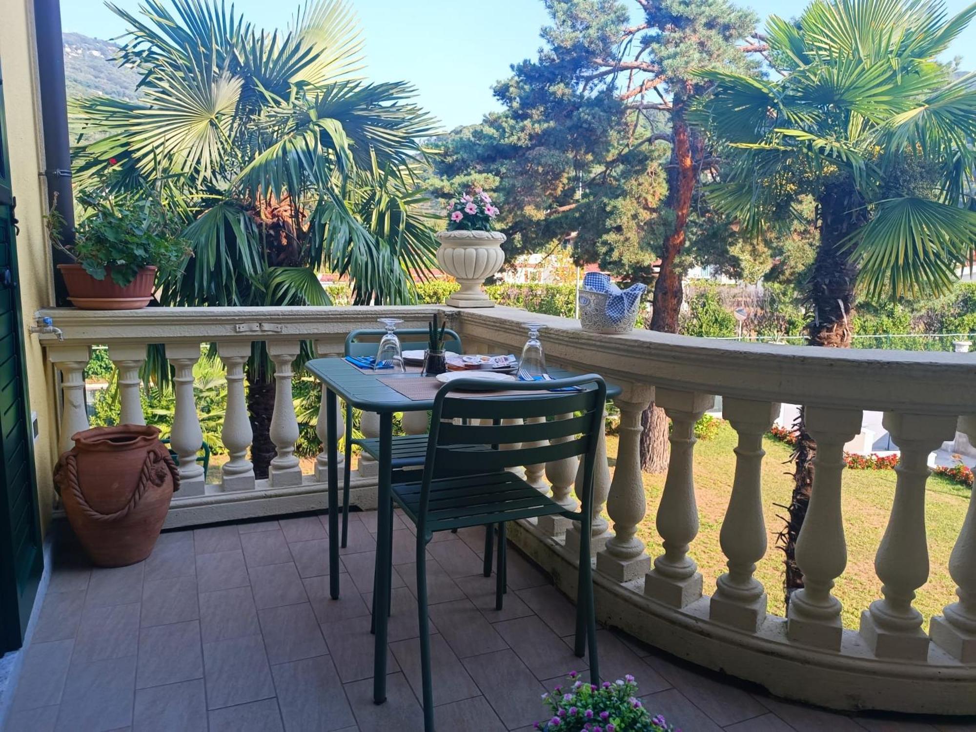 B&B Villa Preziosa Lago Maggiore Lesa Exterior foto